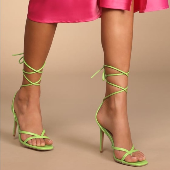 Lulu’s Simonee Heels - Picture 3 of 4